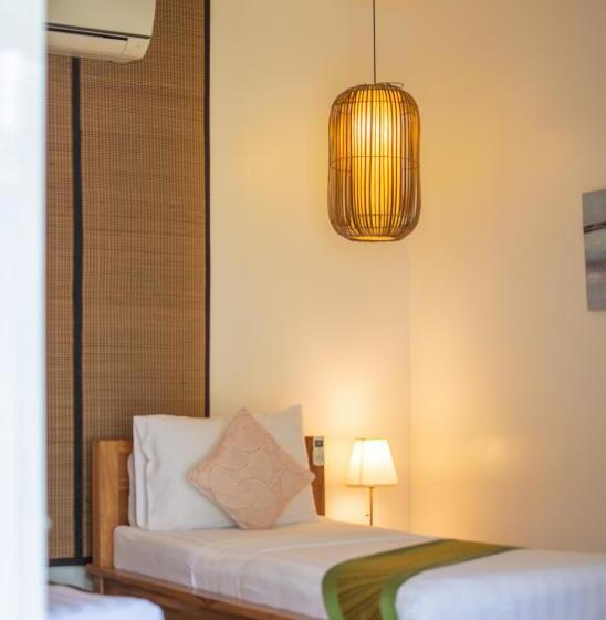 کابین, Cadlao Resort And Restaurant