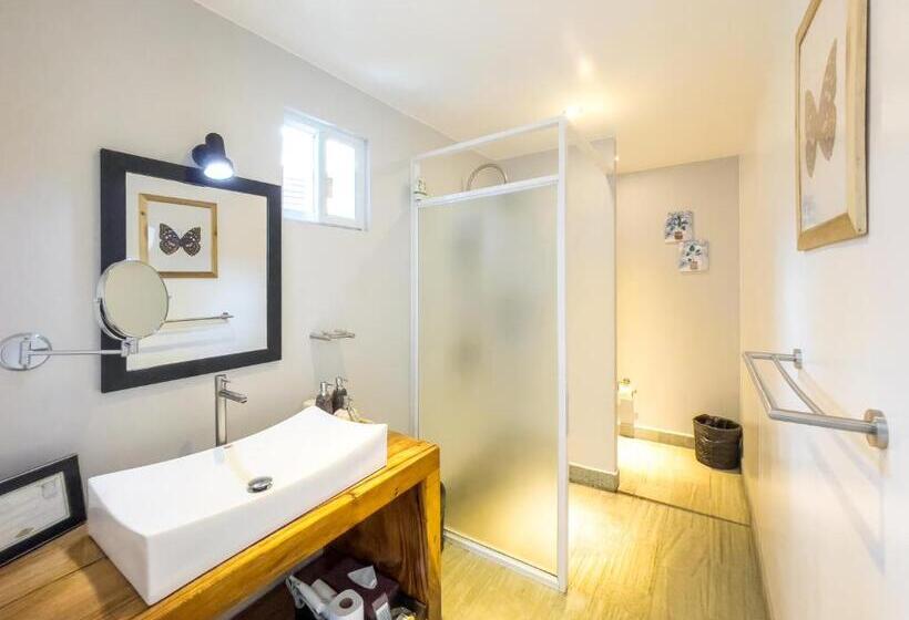 کابین, Cadlao Resort And Restaurant