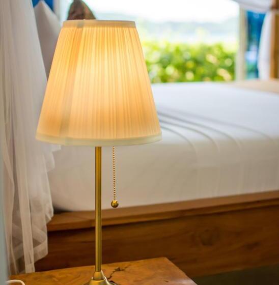 کابین, Cadlao Resort And Restaurant