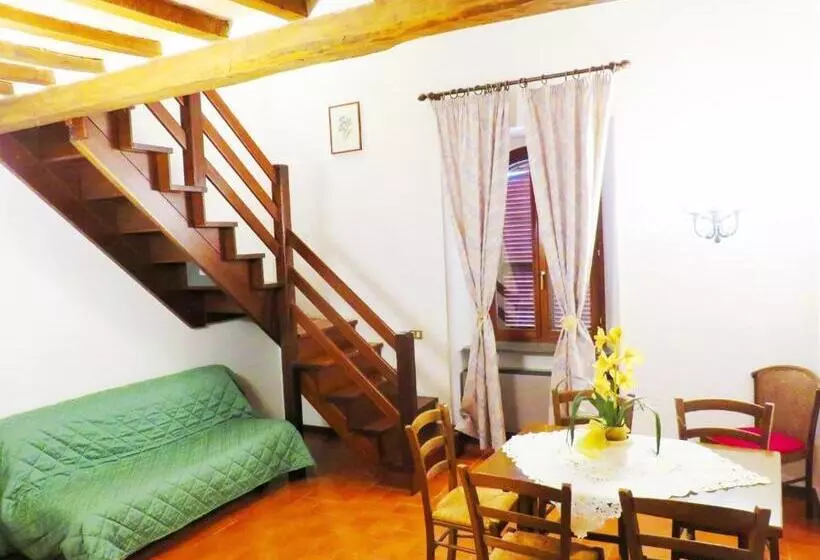 اتاق استاندارد چهار تخته, Castello Cortevecchio