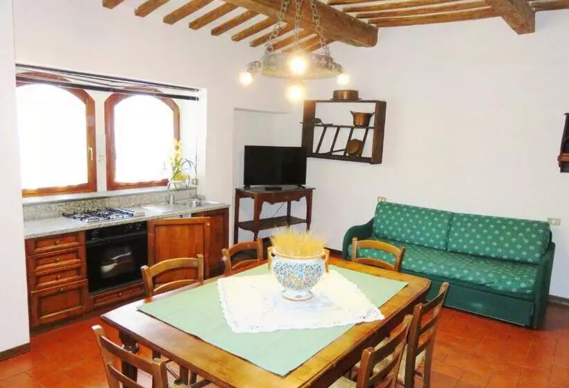 Deluxe Suite King Bed, Castello Cortevecchio