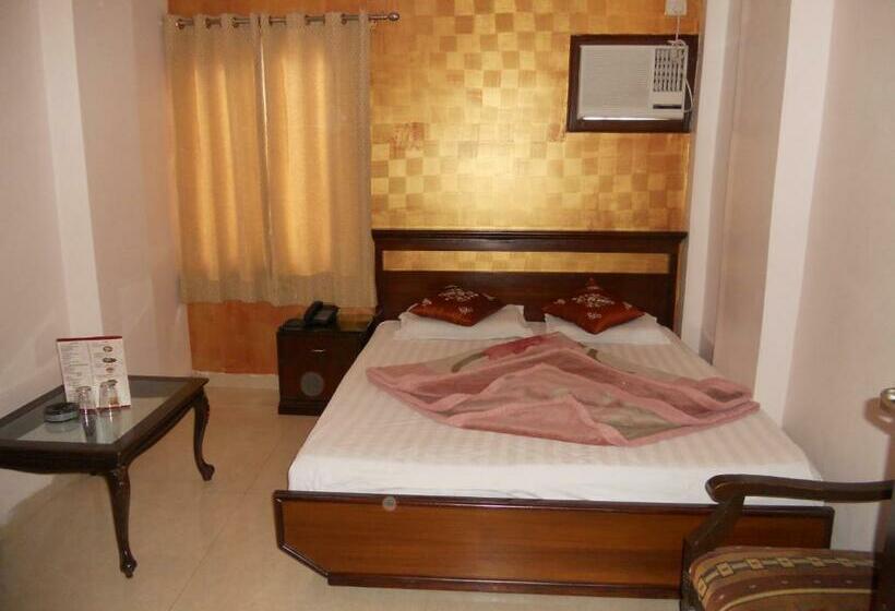 Номер Deluxe, Amax Inn