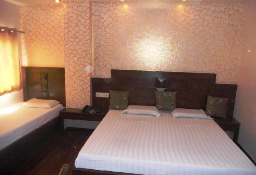 Семейный Номер, Amax Inn