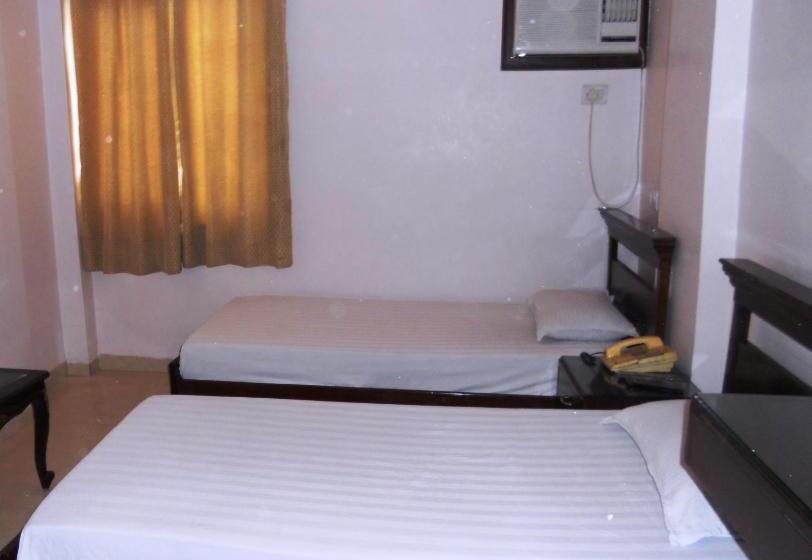 Семейный Номер, Amax Inn