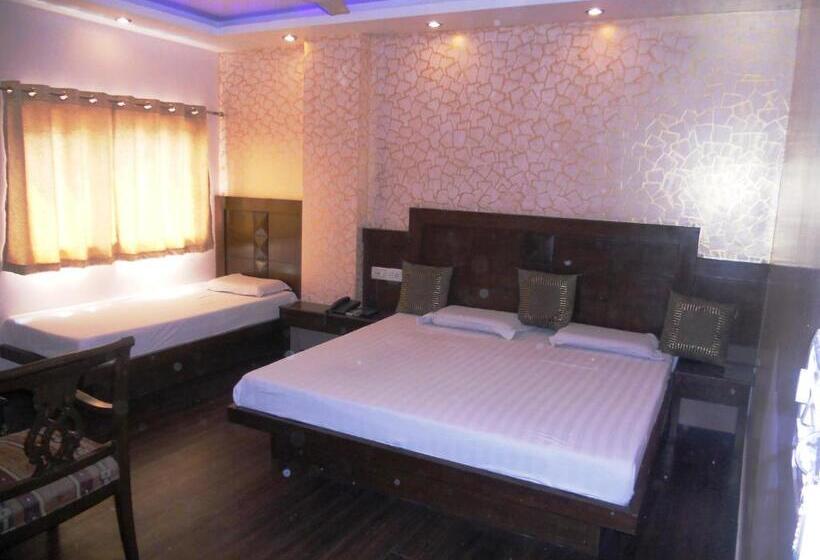 Семейный Номер, Amax Inn