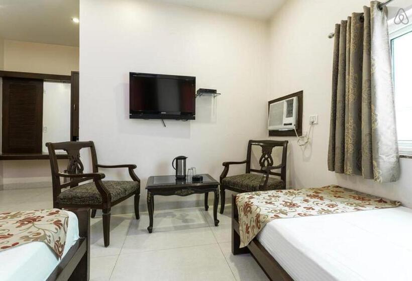 Семейный Номер, Amax Inn