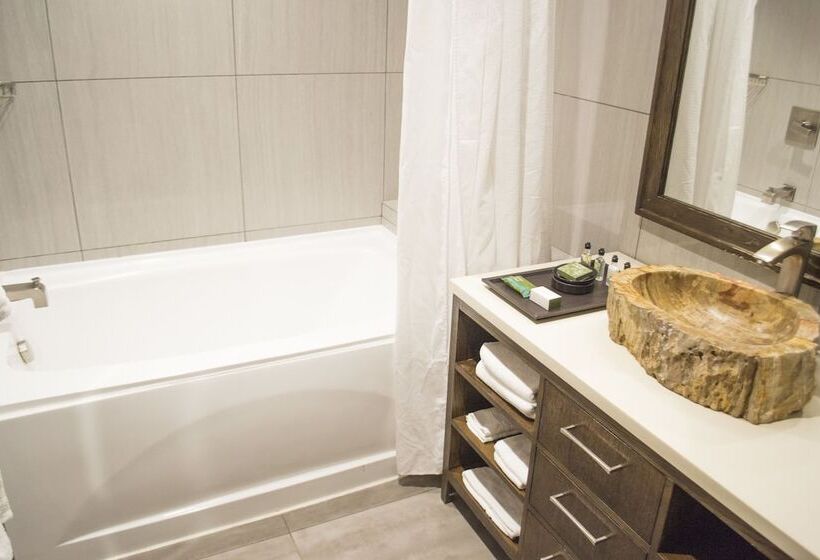 اتاق لوکس با چشمانداز دریا, Croc S Resort & Casino