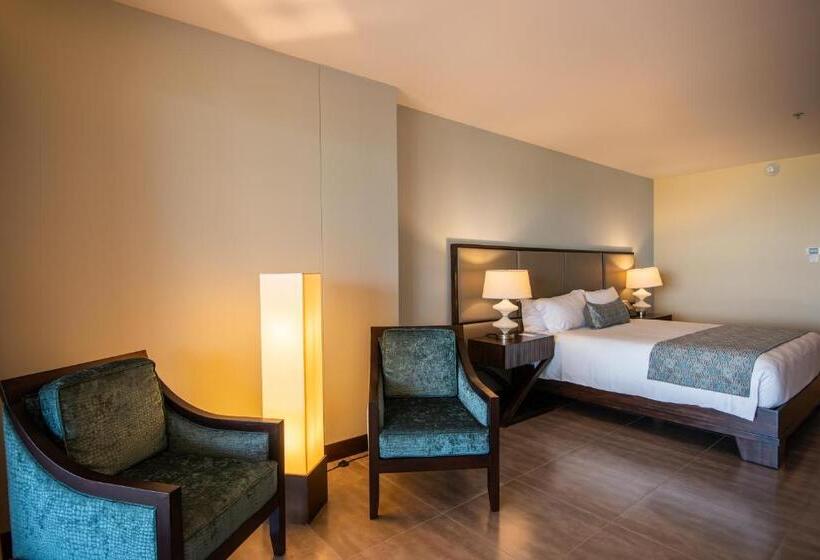 سوییت خانوادگی, Croc S Resort & Casino