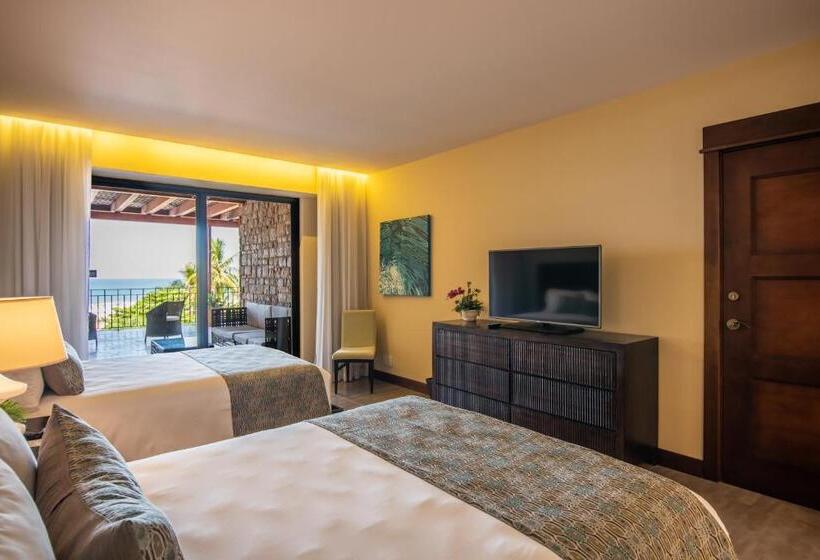 سوییت خانوادگی, Croc S Resort & Casino