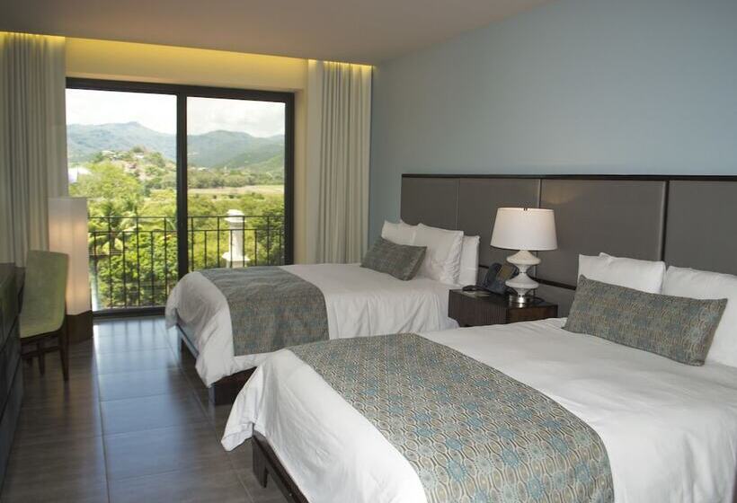 Deluxe Room Mountain View, Croc S Resort & Casino