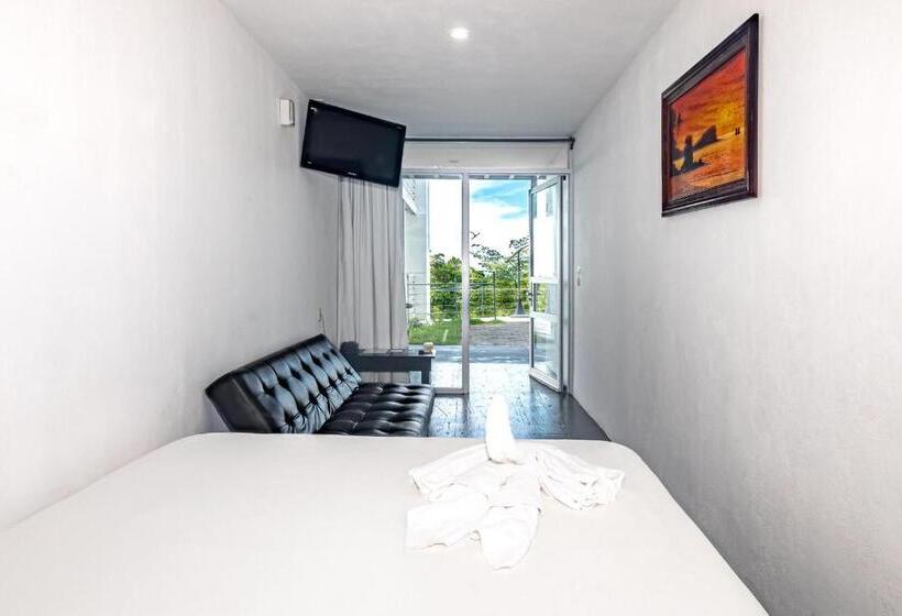 חדר סטנדרט לשלושה, El Faro Containers Beach