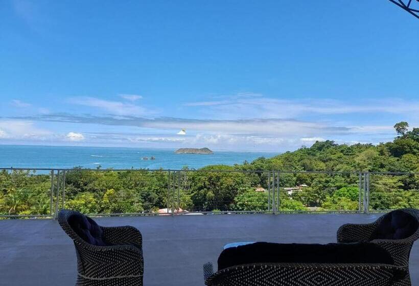 חדר בסיסי, El Faro Containers Beach