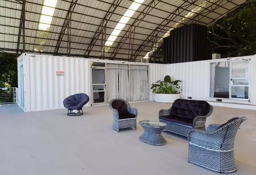 ベーシックルーム, El Faro Containers Beach