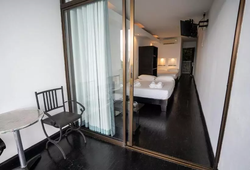 景色の見えるスタンダード4人部屋, El Faro Containers Beach