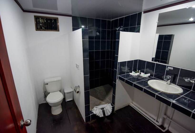 חדר סטנדרט לארבעה, El Faro Containers Beach