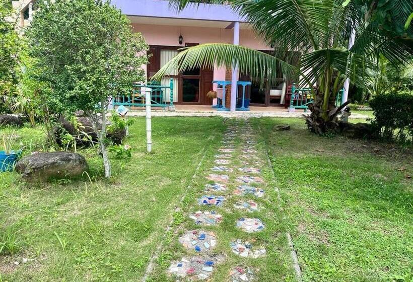 스탠다드 트리플 룸 가든 전망, First Villa Beach Resort