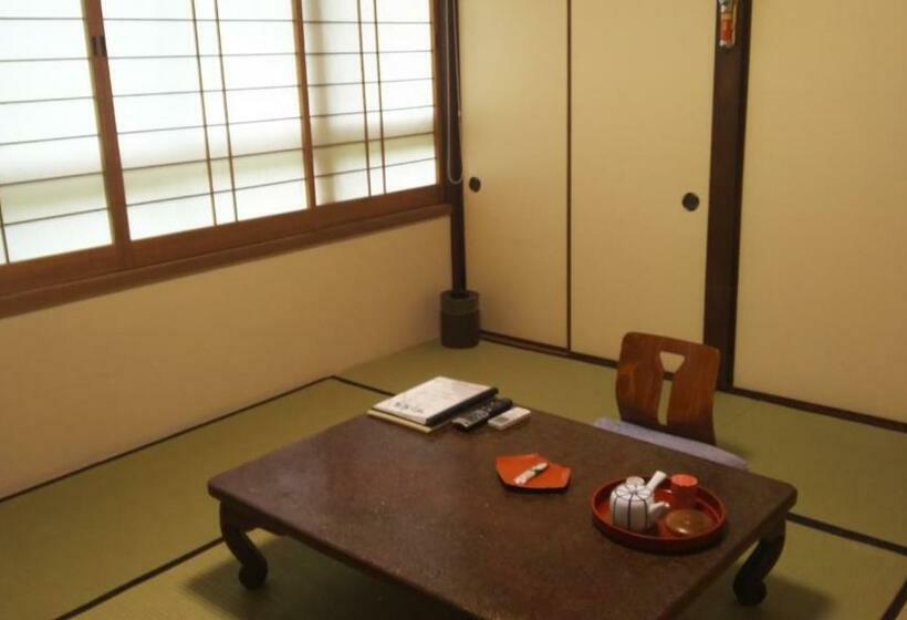 バスルーム共有のシングルスタンダード, Mutsumikan