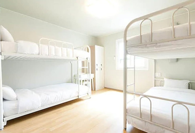 اتاق استاندارد چهار تخته, Uniqstay