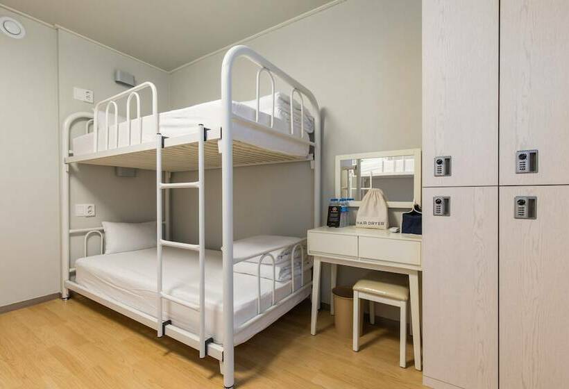 اتاق استاندارد چهار تخته, Uniqstay