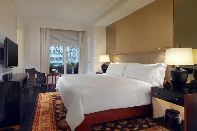 اتاق استاندارد سه نفره, Uniqstay