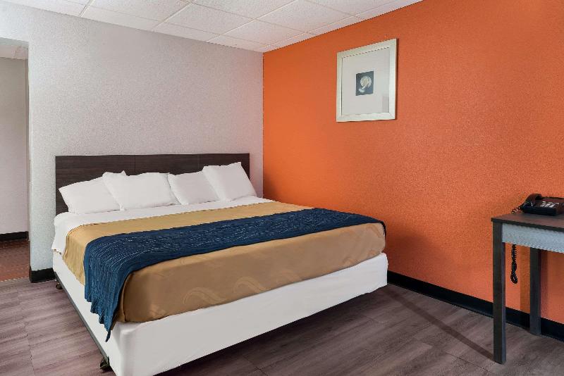 חדר סטנדרט עם מיטת קינג, Rodeway Inn