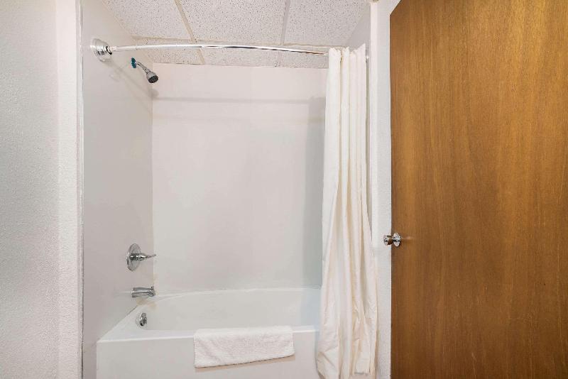 חדר סטנדרט עם מיטת קינג, Rodeway Inn