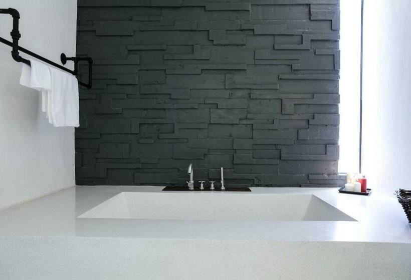 کابین, Cross River Kwai