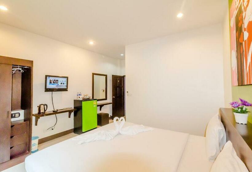 חדר סופריור, Baan Yuyen Karon Guesthouse