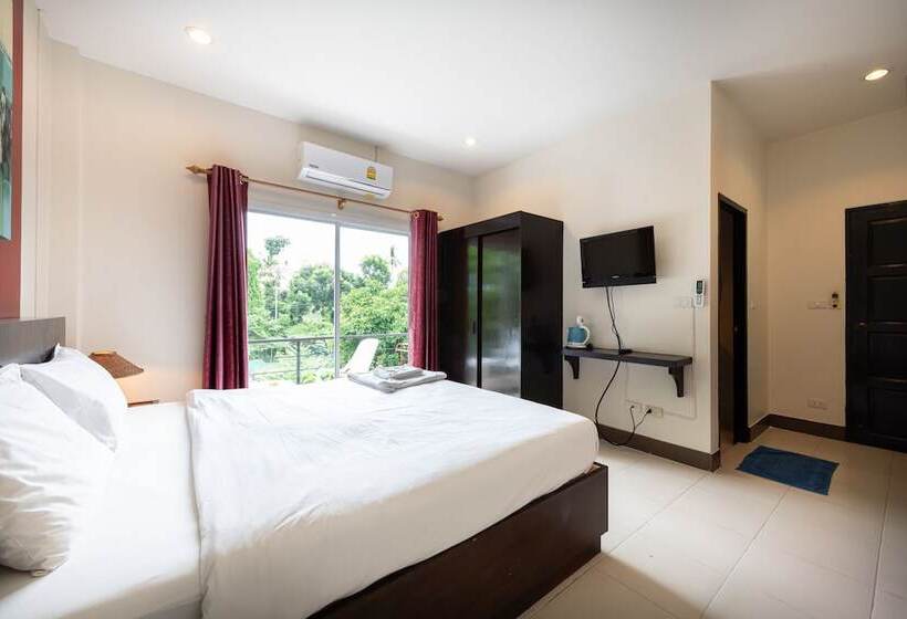 발코니 수피리어 룸, Baan Yuyen Karon Guesthouse