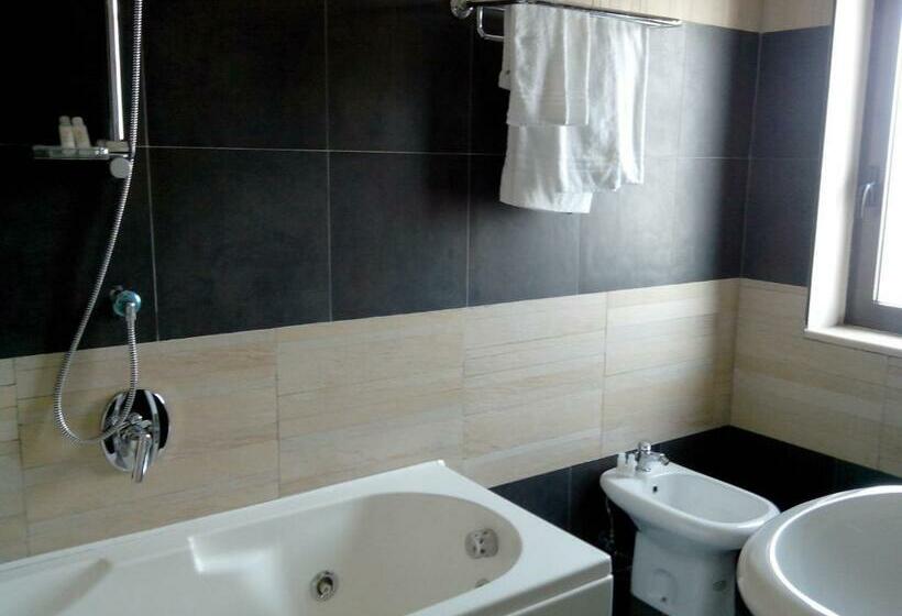 Номер Стандарт Трехместный, Briganti