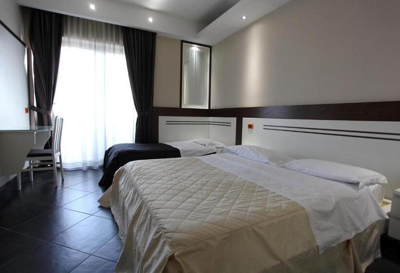 Номер Стандарт Трехместный, Briganti