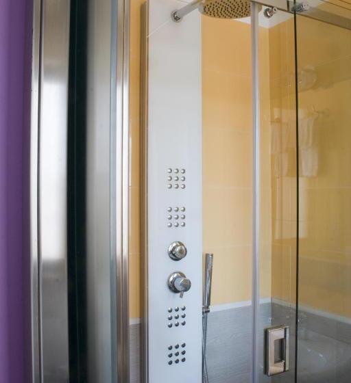 סוויטת ג'וניור, Briganti