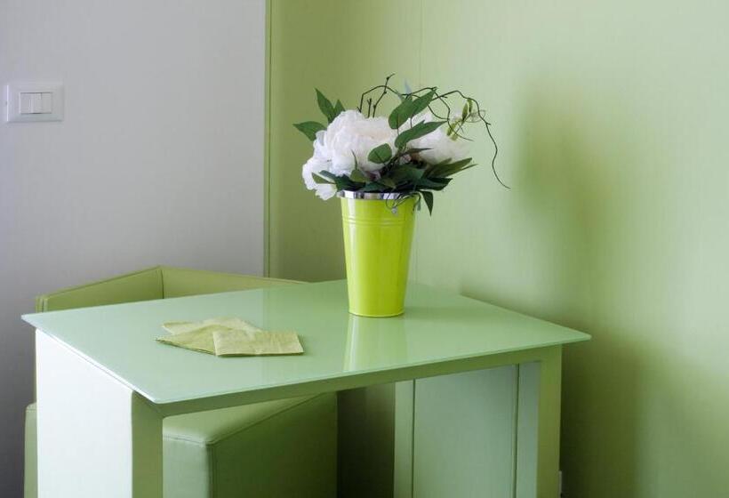 주니어 스위트, Briganti