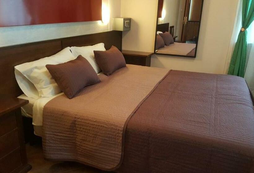 חדר סטנדרט לשלושה, La Pendola