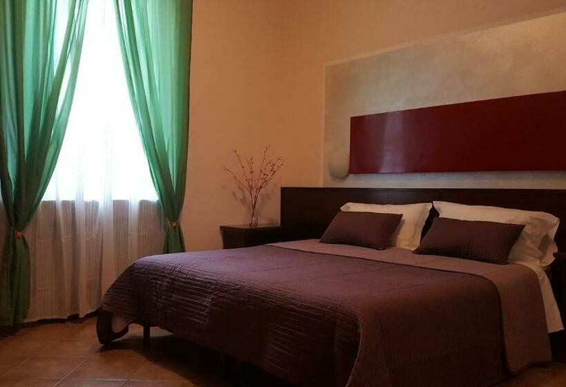 חדר סטנדרט לשלושה, La Pendola