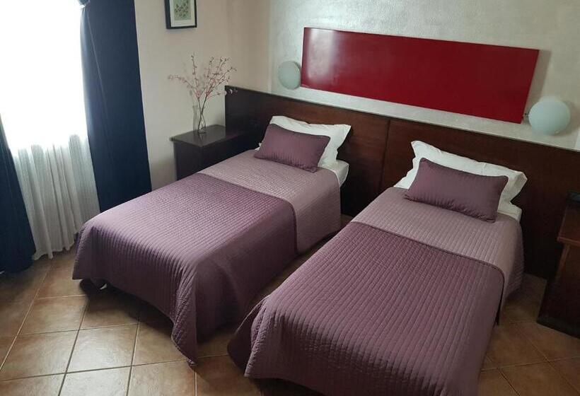 חדר אקונומי, La Pendola