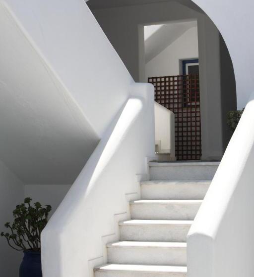 标准间, Paros Inn