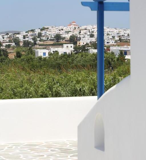 四人标准间, Paros Inn