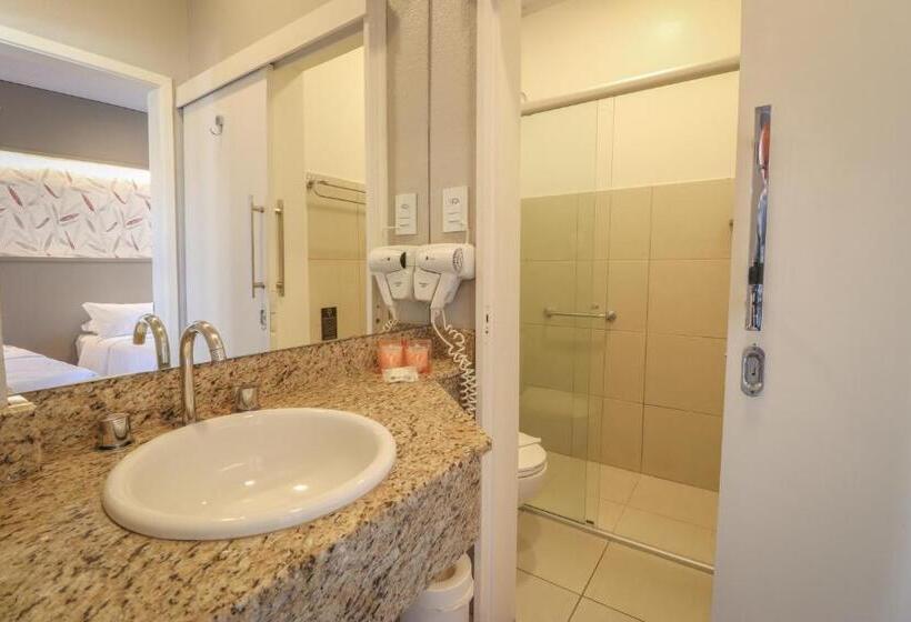 اتاق استاندارد چهار تخته, Pousada Solar Viena