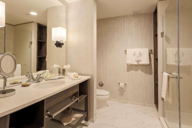 Люкс Повышенной Комфортности, Pride Plaza Hotel, Aerocity New Delhi