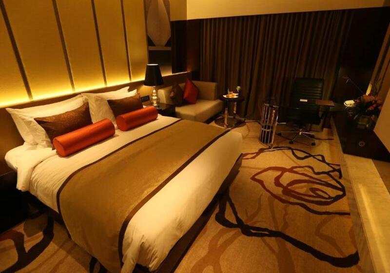 Номер Премиум, Pride Plaza Hotel, Aerocity New Delhi