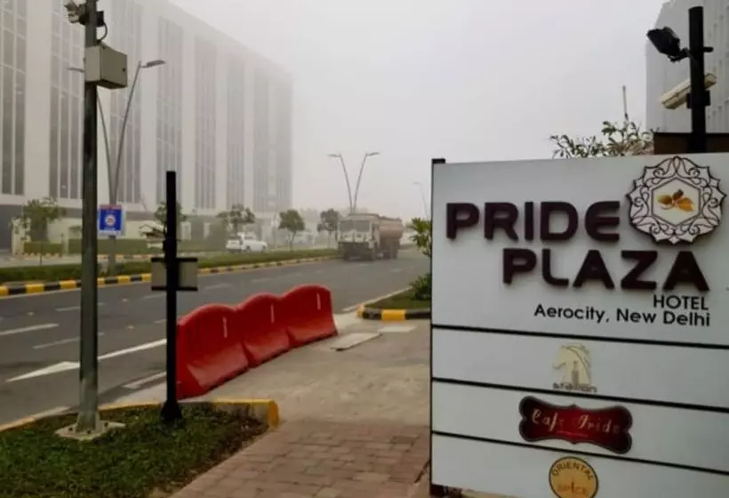 デラックスルーム, Pride Plaza Hotel, Aerocity New Delhi