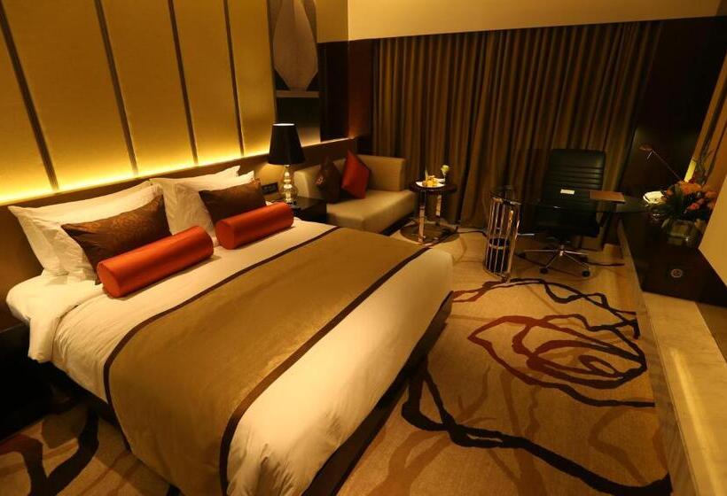 Люкс Премиум, Pride Plaza Hotel, Aerocity New Delhi