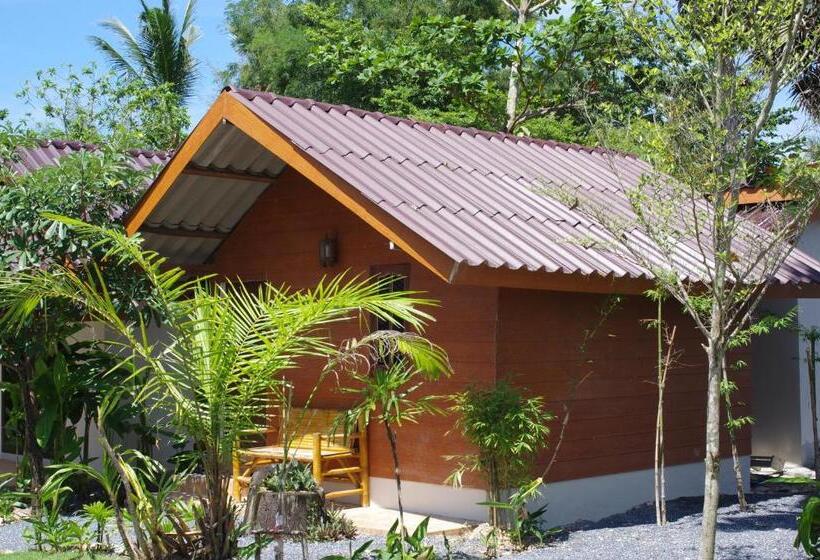 Номер Стандарт Трехместный, Thai House Beach Resort