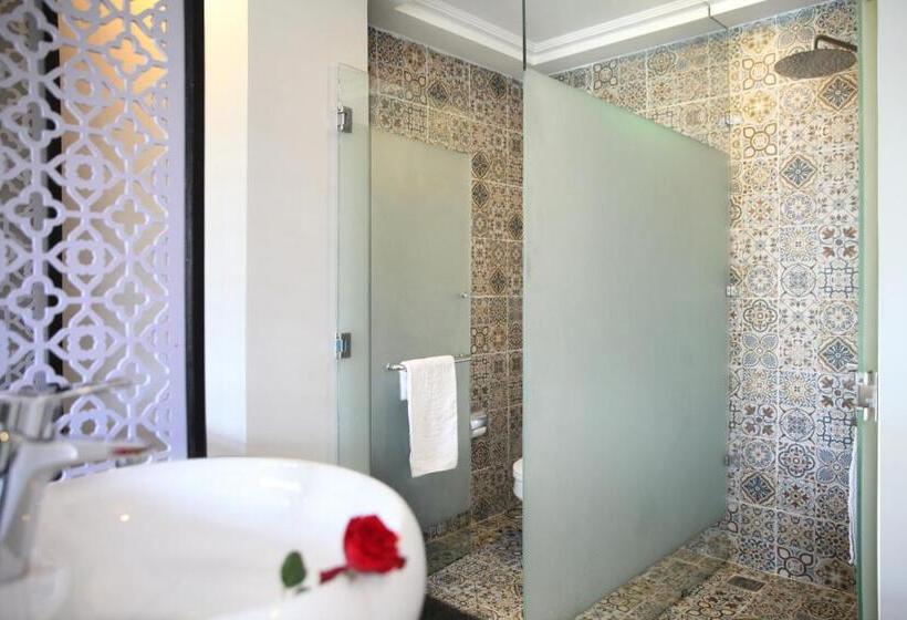 اتاق لوکس, Thanh Bình 2