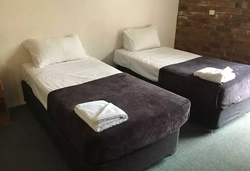 اتاق استاندارد سه نفره, Coomera Motor Inn
