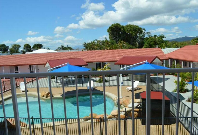 غرفة قياسية مطلّة علي حمام السباحة, Monte Carlo Motor Inn