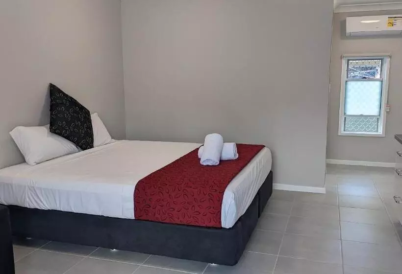 Superior-huone King-vuode, Monte Carlo Motor Inn