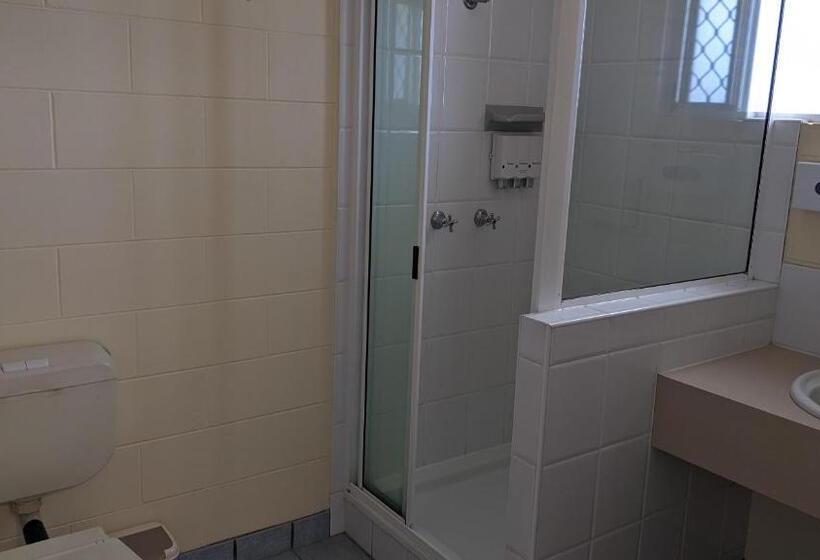 Семейное Студио, Monte Carlo Motor Inn