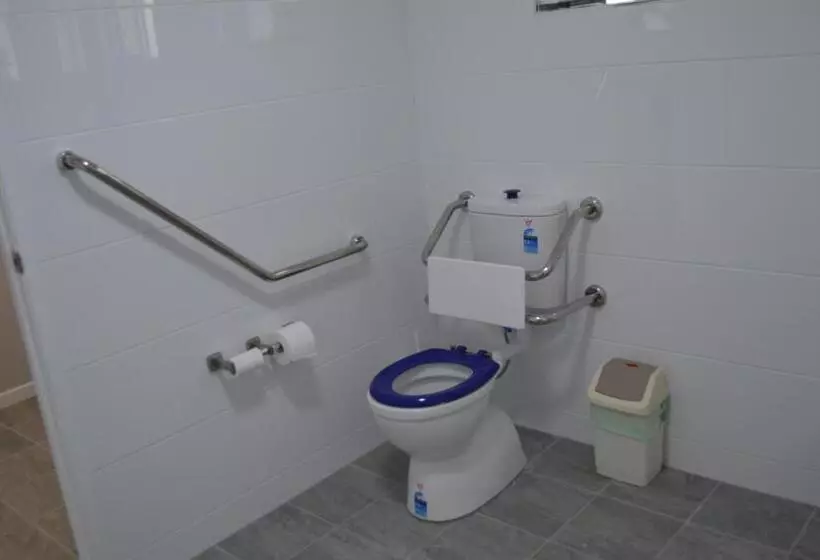 Standard-invahuone, Monte Carlo Motor Inn